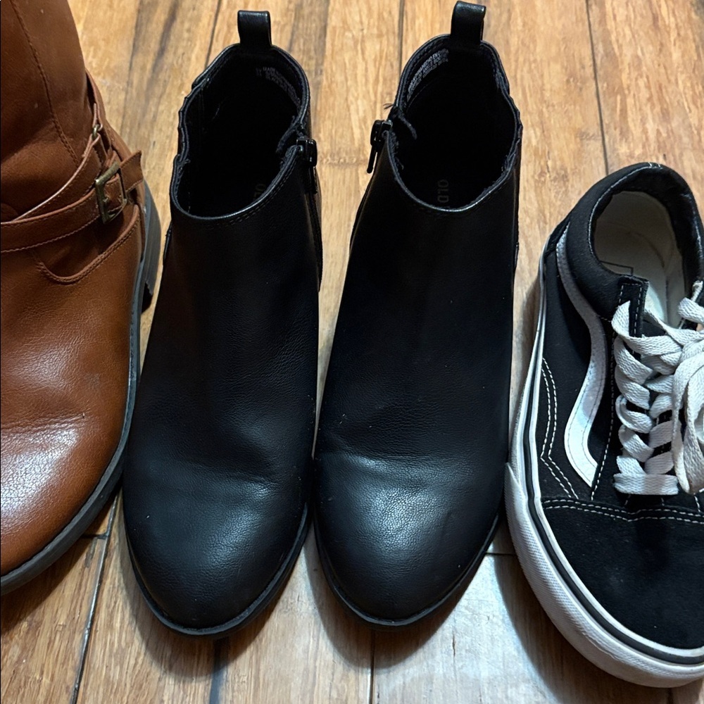 Lot Of 4 Big Girl Grade School Sizes 4-5 Shoes - Picture 8 of 14